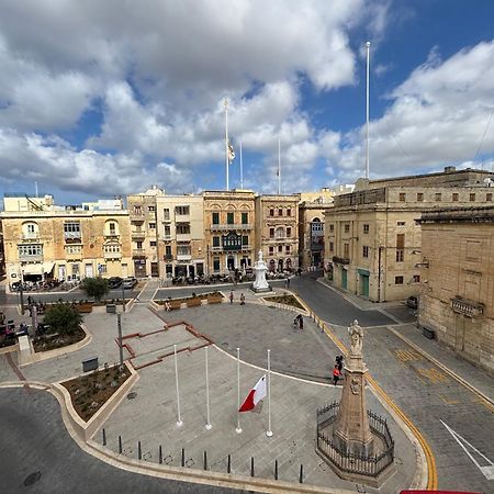 The Knight - Heritage & Art Home At Birgu Square Buitenkant foto