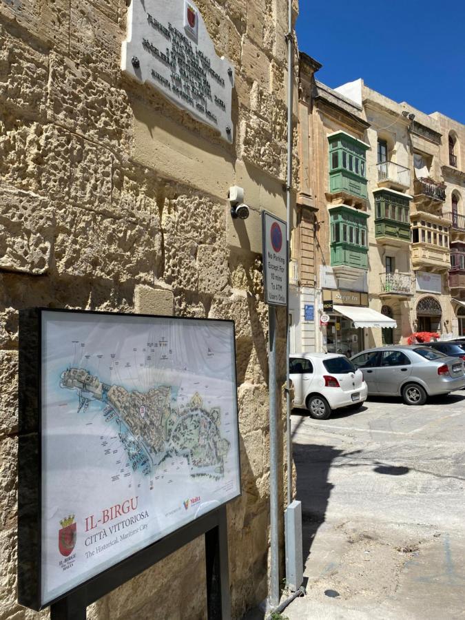 The Knight - Heritage & Art Home At Birgu Square Buitenkant foto