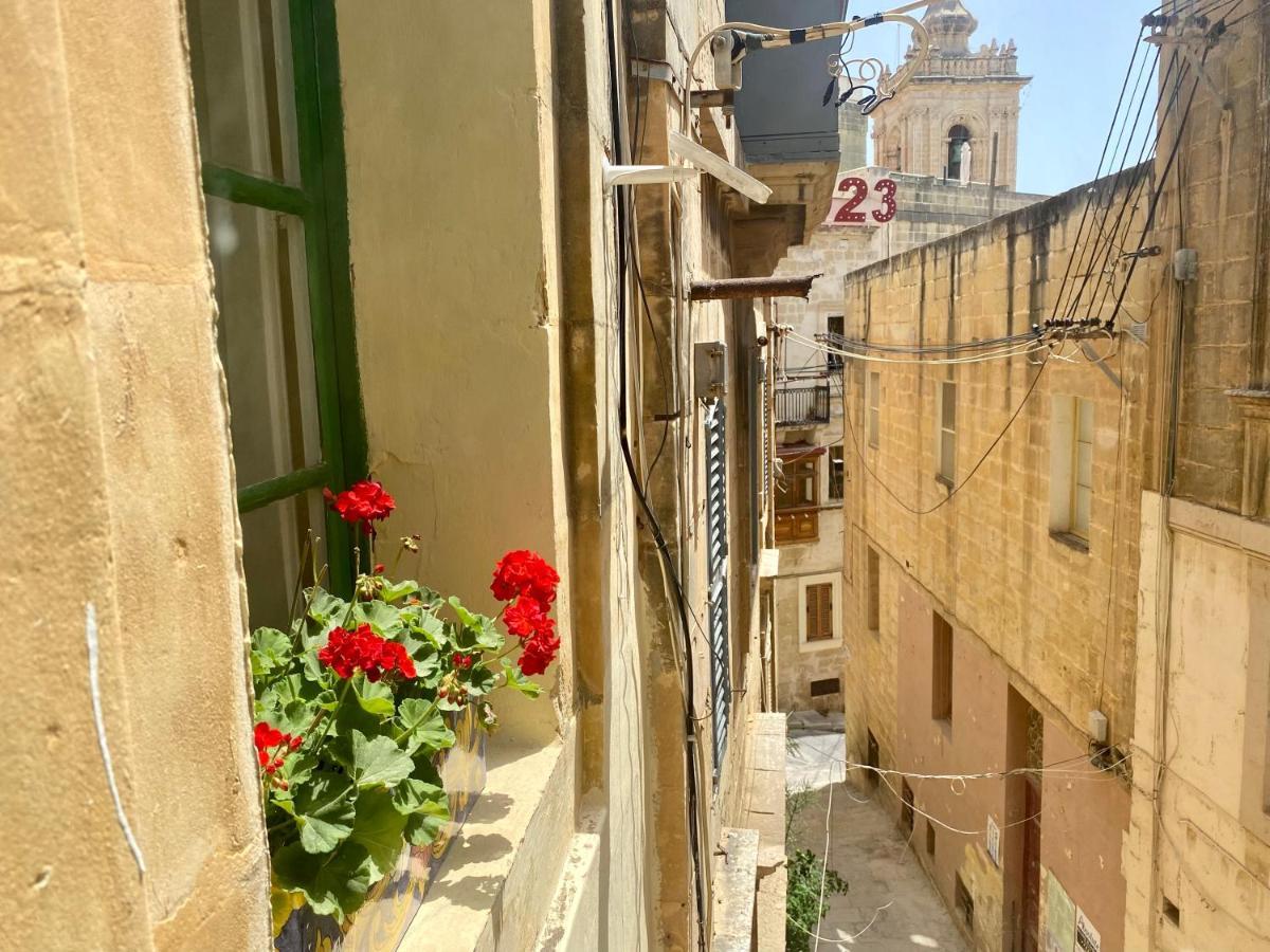 The Knight - Heritage & Art Home At Birgu Square Buitenkant foto