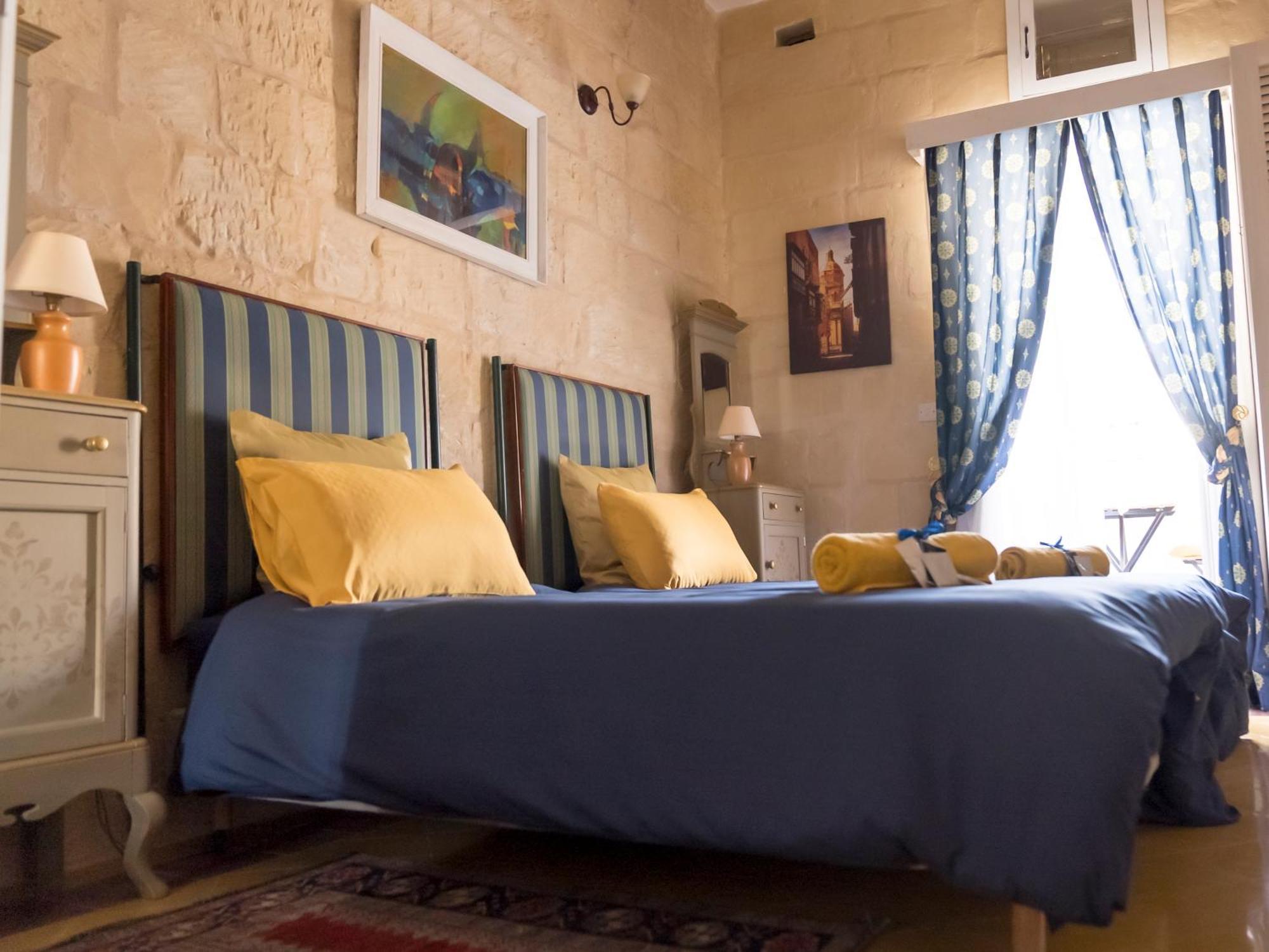 The Knight - Heritage & Art Home At Birgu Square Buitenkant foto