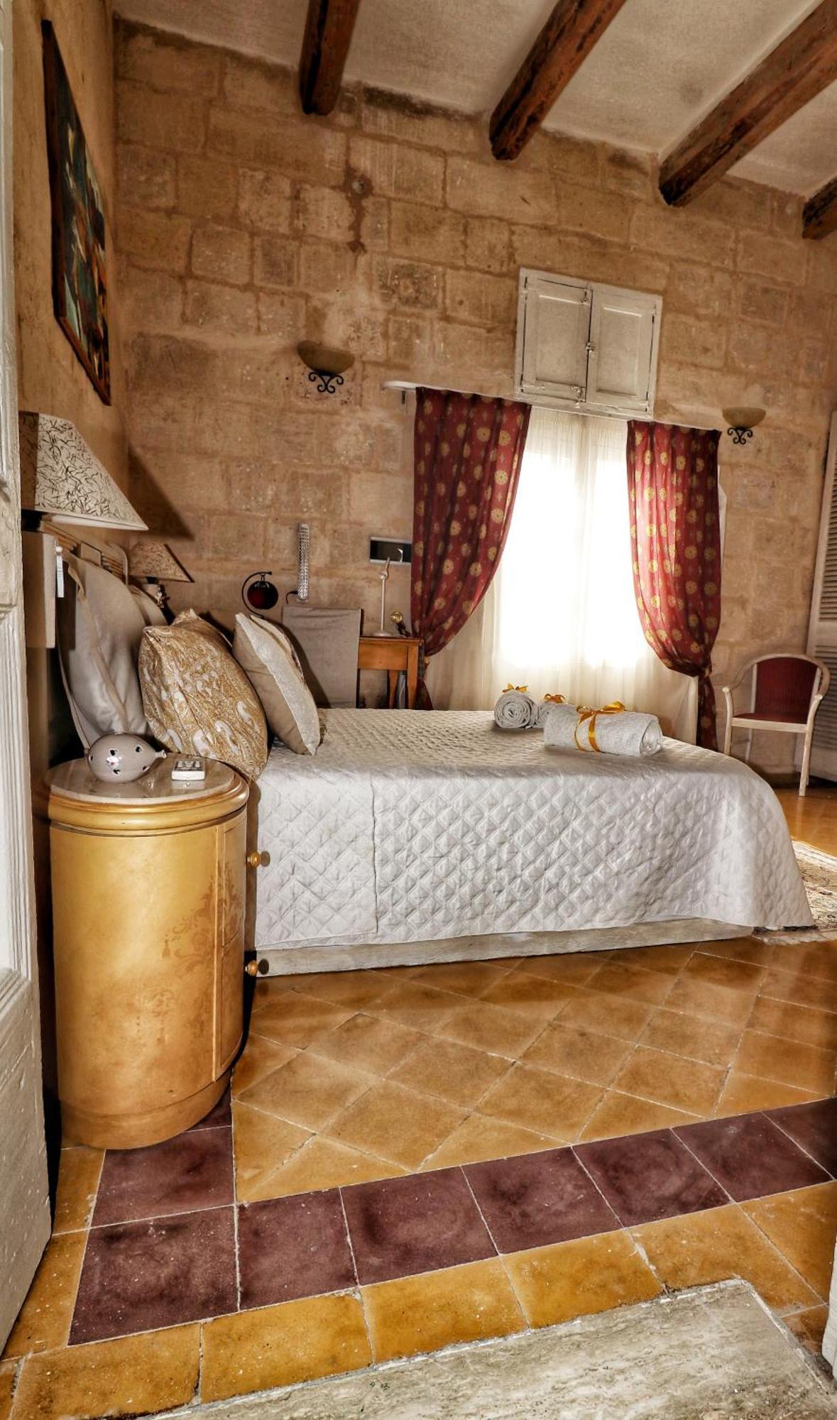 The Knight - Heritage & Art Home At Birgu Square Buitenkant foto