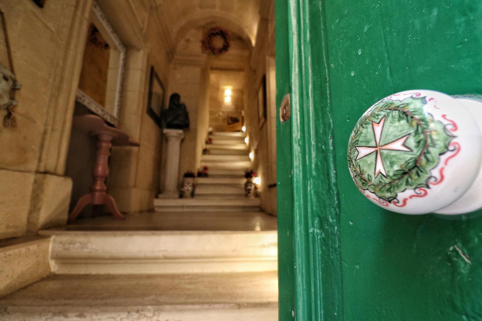 The Knight - Heritage & Art Home At Birgu Square Buitenkant foto