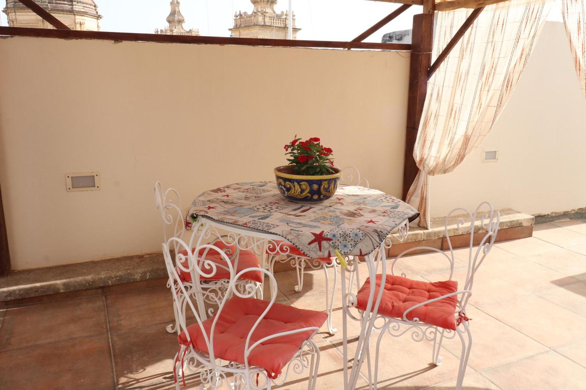 The Knight - Heritage & Art Home At Birgu Square Buitenkant foto
