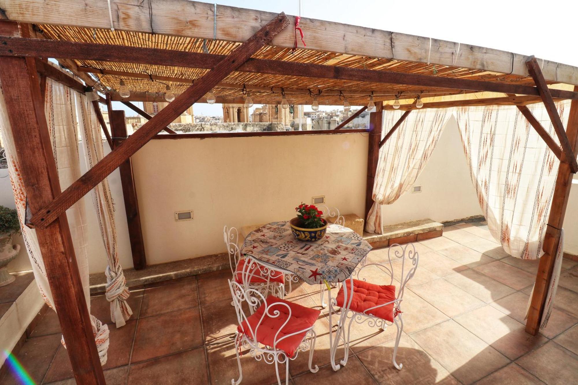 The Knight - Heritage & Art Home At Birgu Square Buitenkant foto