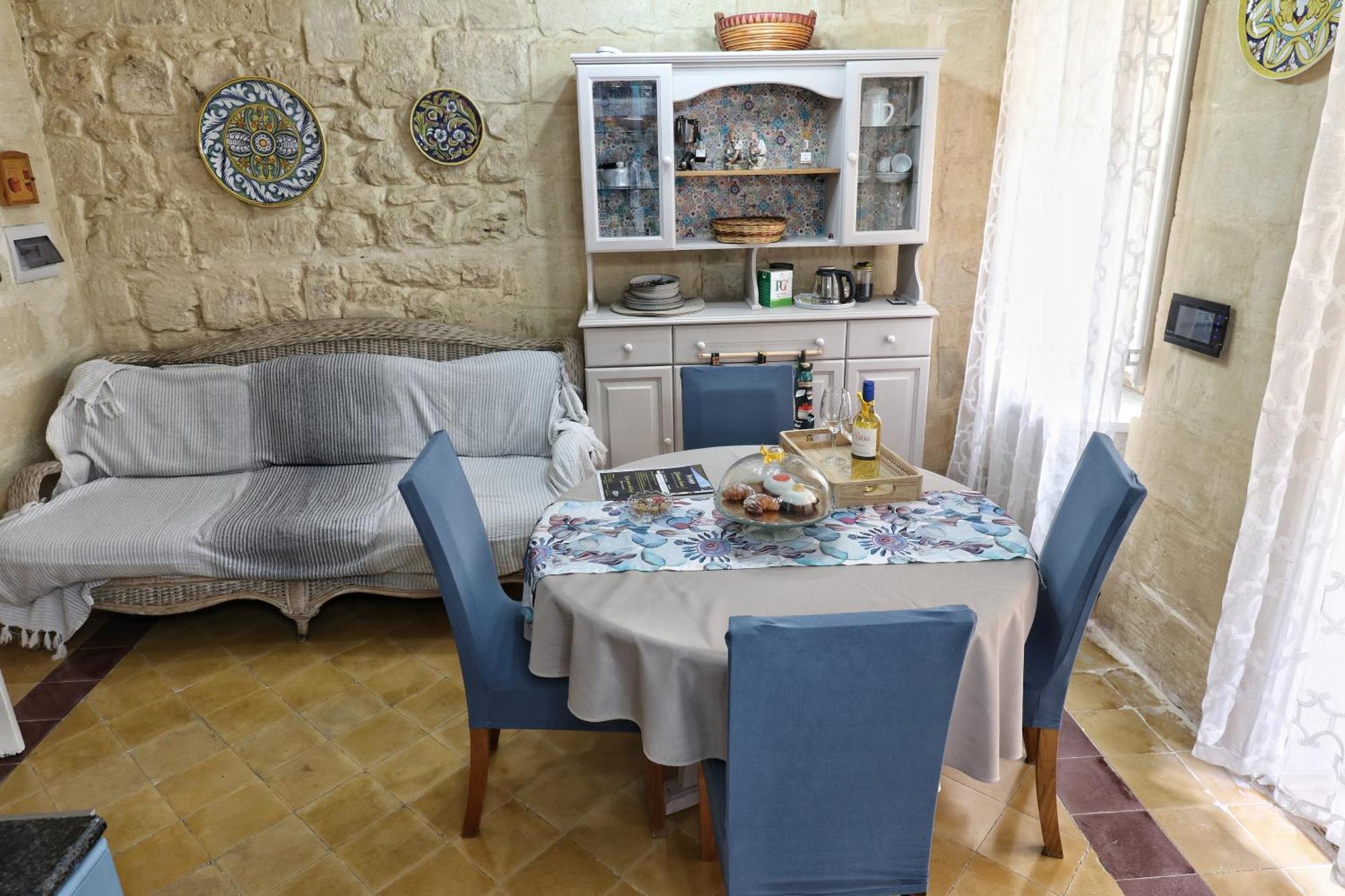 The Knight - Heritage & Art Home At Birgu Square Buitenkant foto