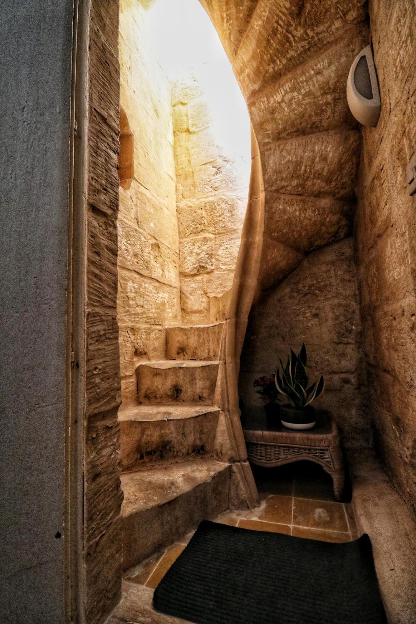 The Knight - Heritage & Art Home At Birgu Square Buitenkant foto