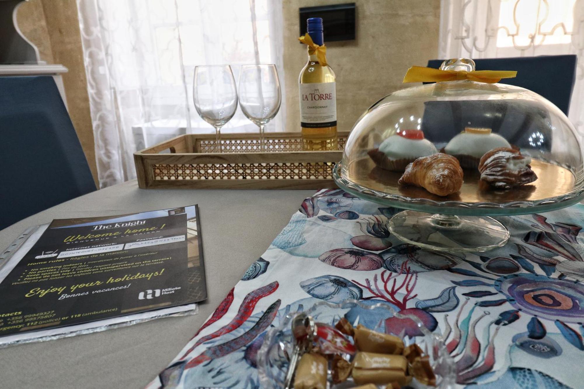 The Knight - Heritage & Art Home At Birgu Square Buitenkant foto
