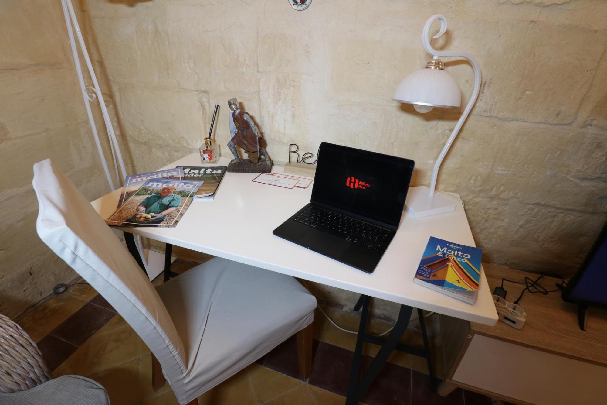 The Knight - Heritage & Art Home At Birgu Square Buitenkant foto