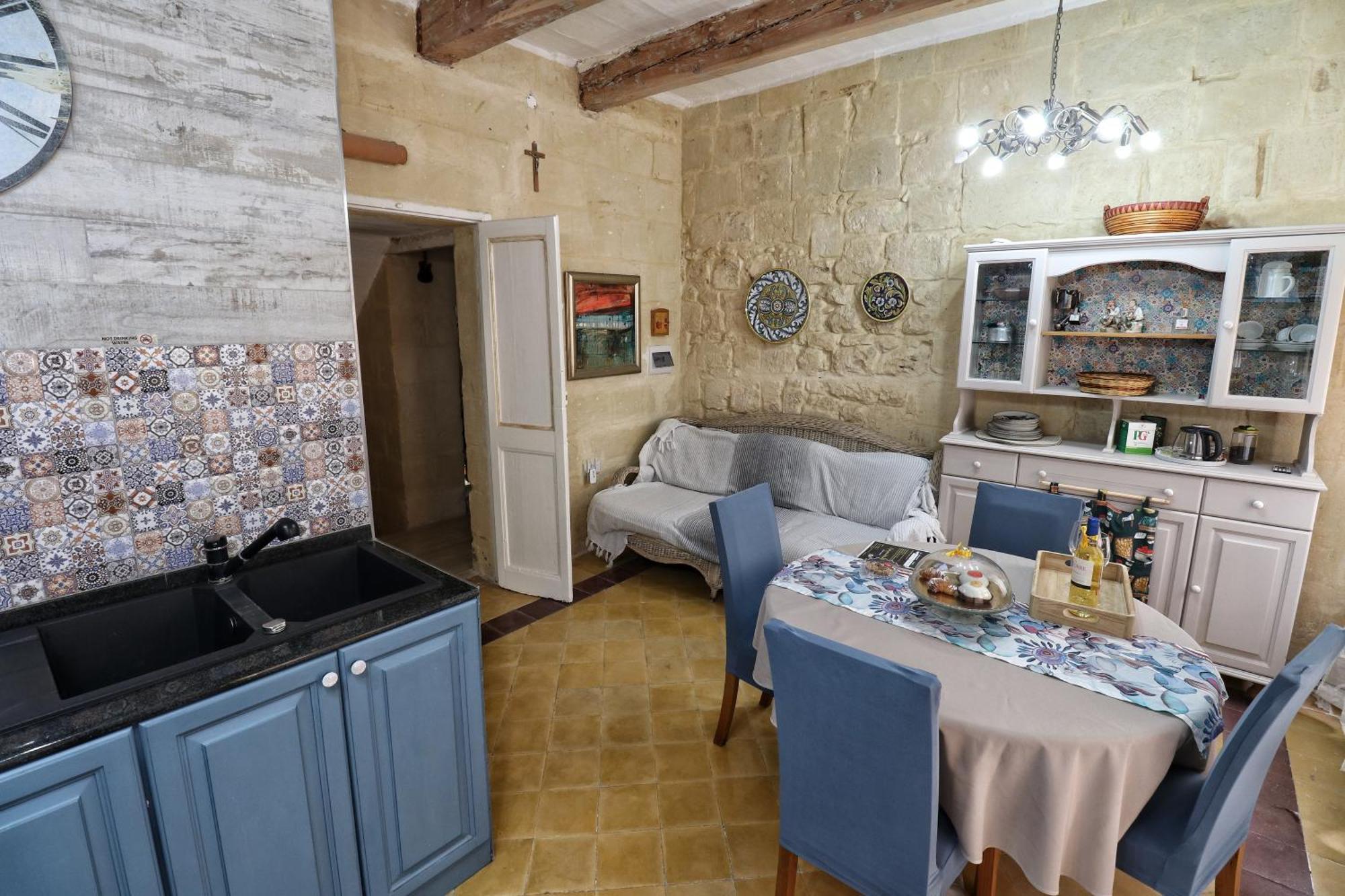 The Knight - Heritage & Art Home At Birgu Square Buitenkant foto