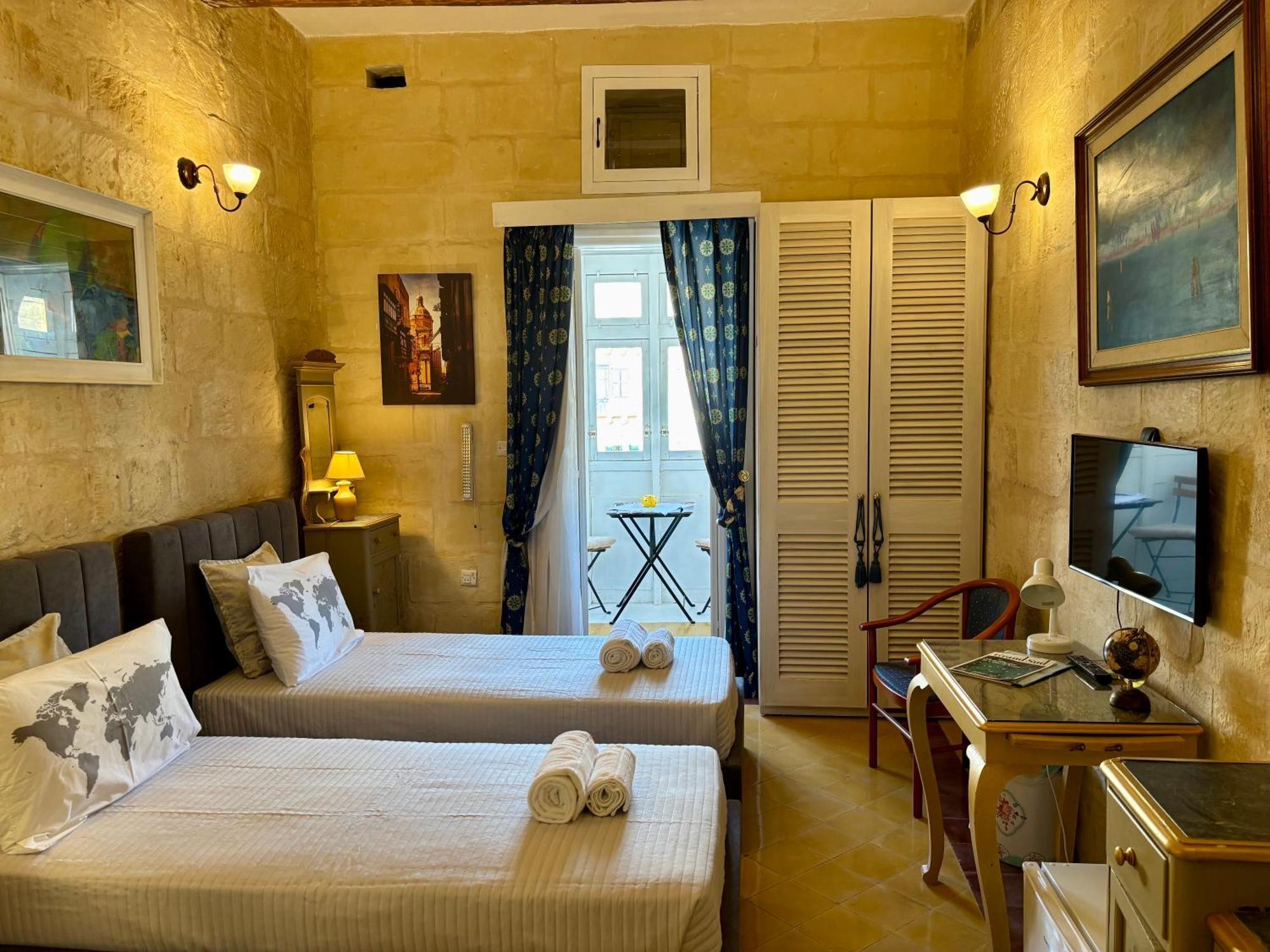 The Knight - Heritage & Art Home At Birgu Square Buitenkant foto