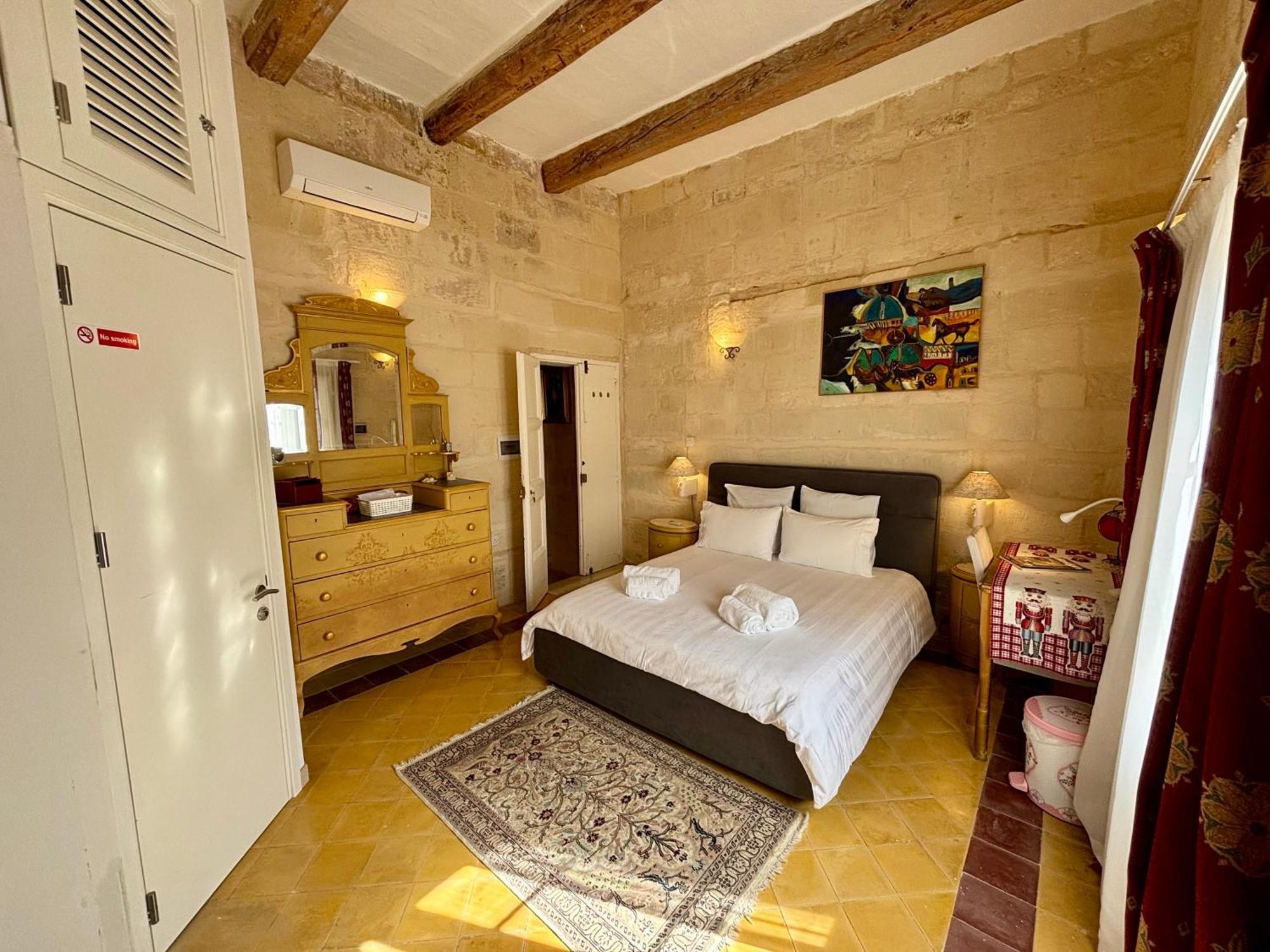 The Knight - Heritage & Art Home At Birgu Square Buitenkant foto
