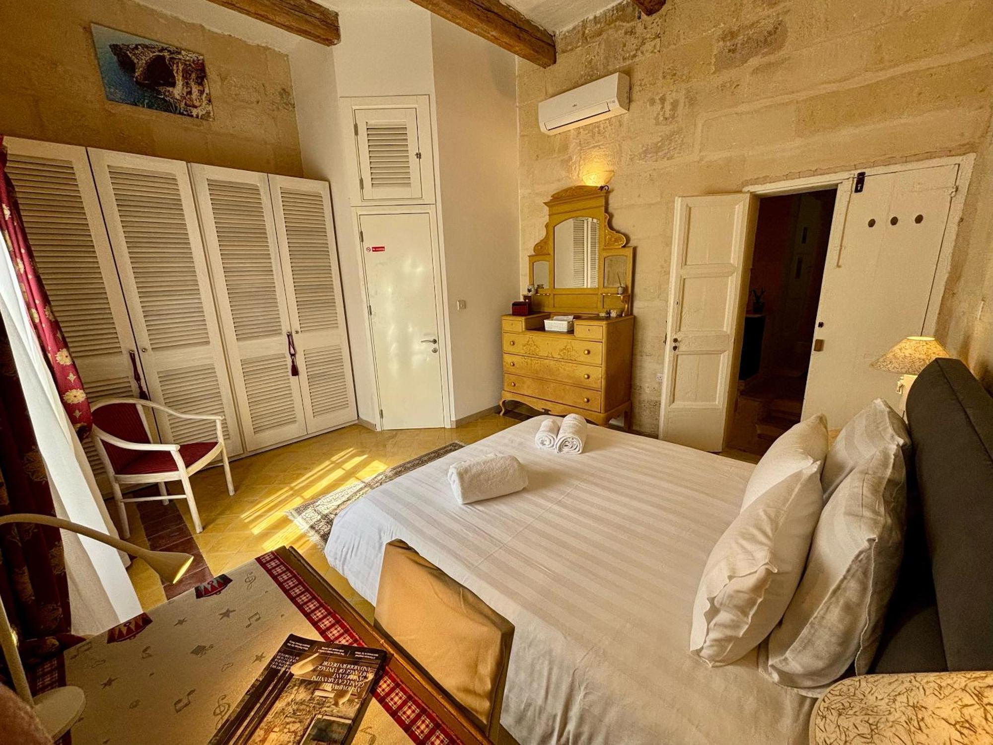 The Knight - Heritage & Art Home At Birgu Square Buitenkant foto