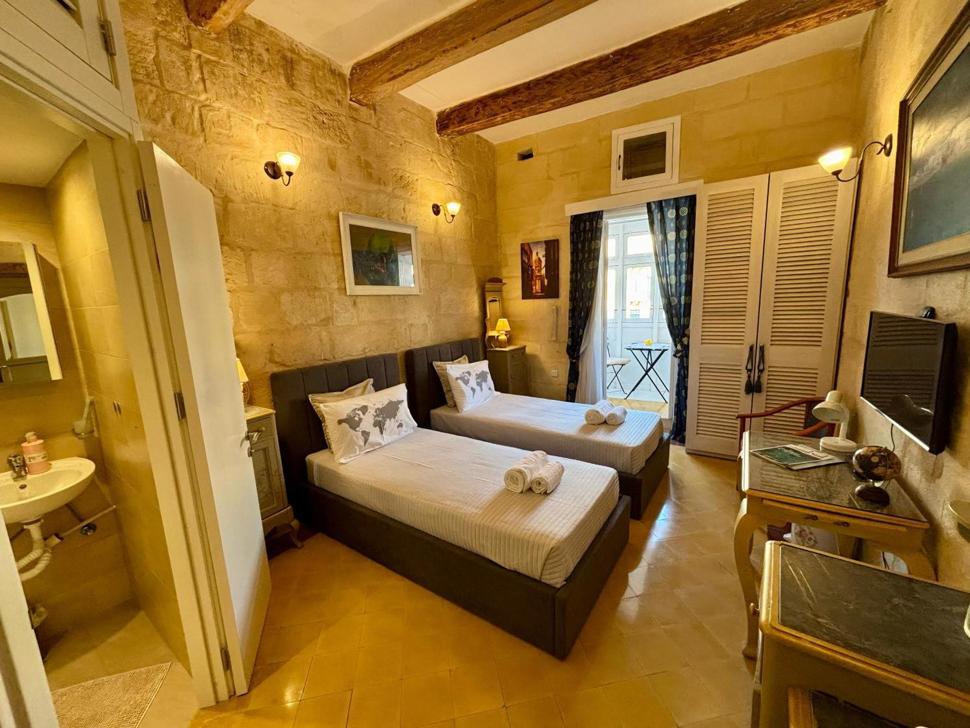 The Knight - Heritage & Art Home At Birgu Square Buitenkant foto